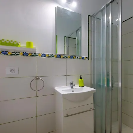 Estudio Parada Alta En Playa Santiago