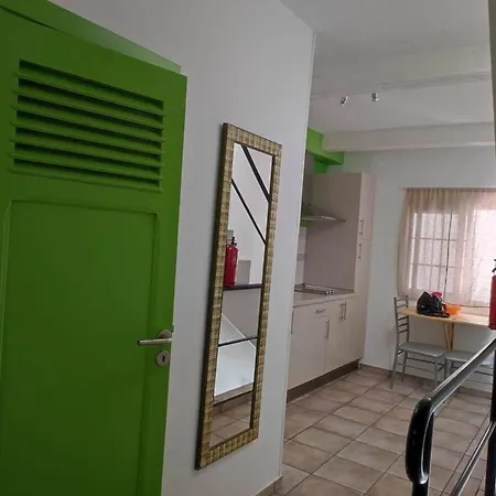 Estudio Parada Alta En Playa Santiago *